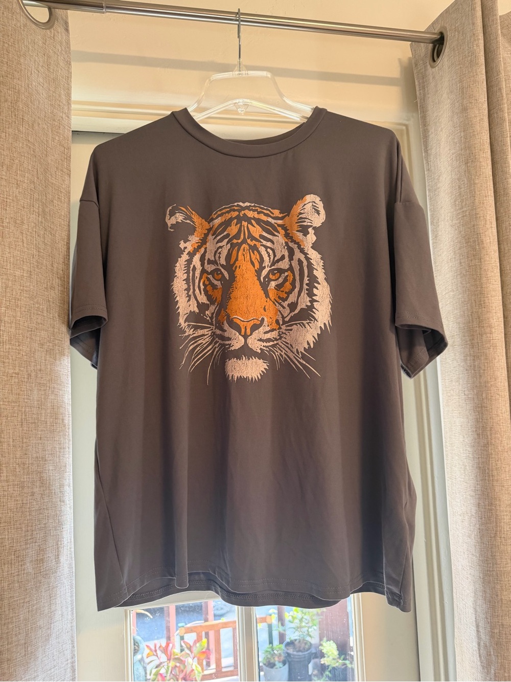 SHEIN women’s grey Short-Sleeve Tee with Orange Tiger Face size large